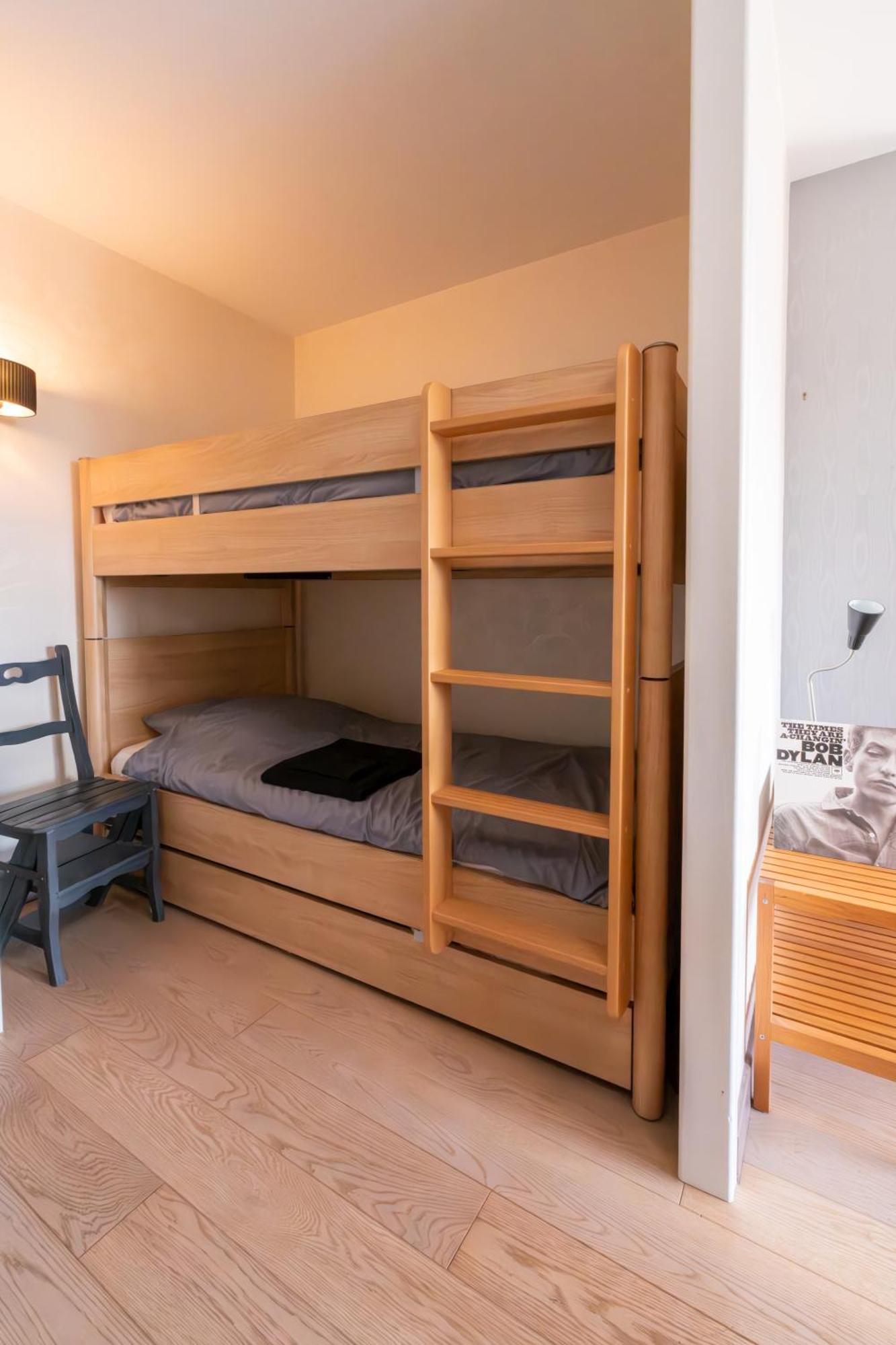 Emplacement Ideal, Garage Prive, Lumineux Appartement *